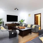 Syrah Villa *
