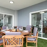 Syrah Villa *
